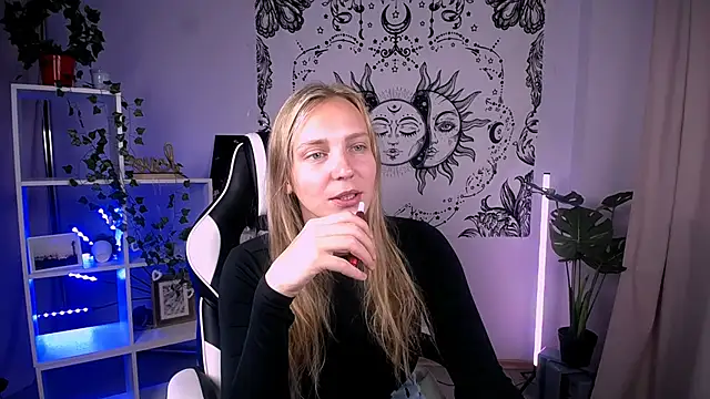 VeronicaAndersen online show from October 3, 2025, 3:41 am