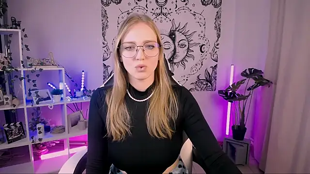 VeronicaAndersen online show from February 25, 2025, 8:21 pm