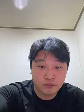 offwhite777 online show from January 30, 2025, 3:19 pm