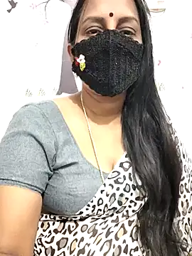 Snapshot of Tamil_Meera12 chatting on May 8, 2026, 4:44 pm Tamil Meera12 online show from May 8, 2026, 4:44 pm