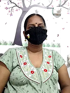 Snapshot of Tamil_Meera12 chatting on April 25, 2026, 3:20 am Tamil Meera12 online show from April 25, 2026, 3:20 am
