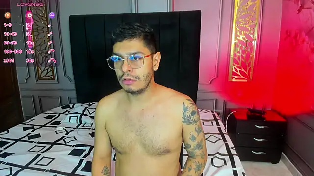 Snapshot of angel_fetish_ chatting on March 18, 2025, 4:51 am angel fetish online show from March 18, 2025, 4:51 am