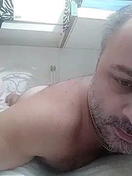 Snapshot of NAvoglia chatting on September 16, 2025, 8:48 am NAvoglia online show from September 16, 2025, 8:48 am
