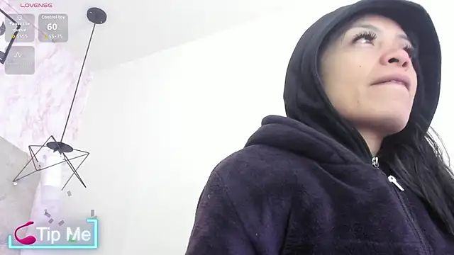 Snapshot of Raichell_ chatting on June 7, 2026, 12:10 pm Raichell online show from June 7, 2026, 12:10 pm