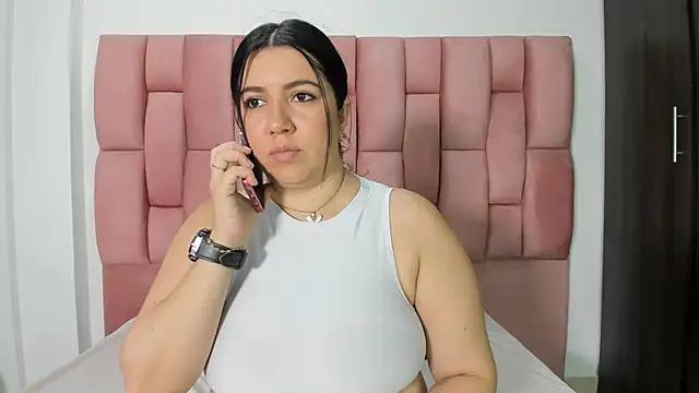 Snapshot of PamelaJonees chatting on September 18, 2025, 7:39 pm PamelaJonees online show from September 18, 2025, 7:39 pm
