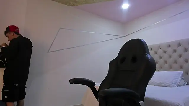 JhoanLeandro online show from January 16, 2026, 5:00 am