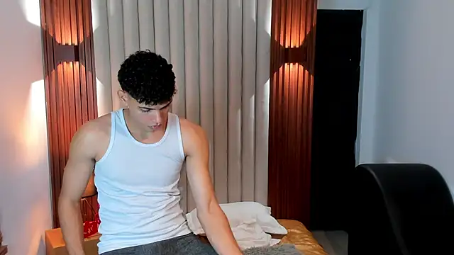Snapshot of Justin_mack chatting on February 19, 2025, 3:05 pm Justin mack online show from February 19, 2025, 3:05 pm