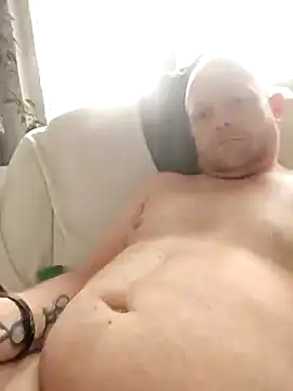 bouraktom6 online show from December 2, 2025, 7:54 am