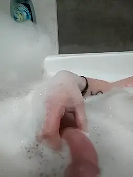 bouraktom6 online show from March 5, 2026, 6:04 pm