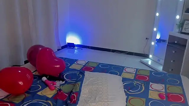 Snapshot of leahaltomm chatting on February 14, 2025, 11:20 pm leahaltomm online show from February 14, 2025, 11:20 pm