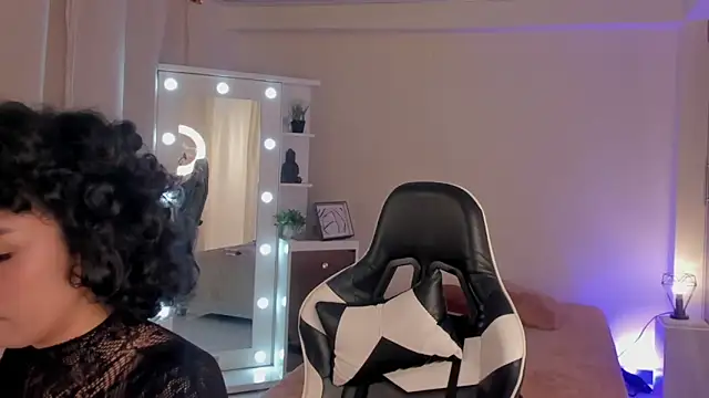 Snapshot of leahaltomm chatting on March 15, 2025, 8:21 pm leahaltomm online show from March 15, 2025, 8:21 pm