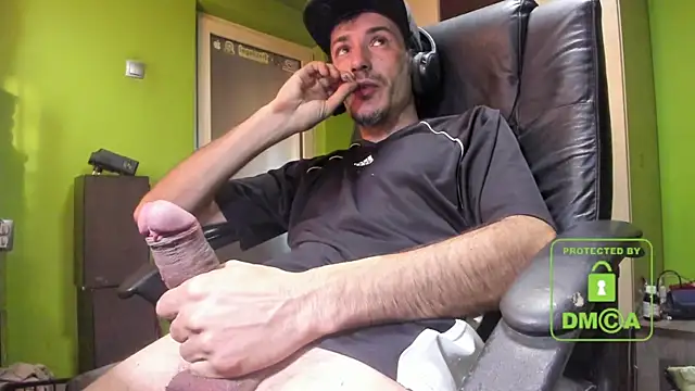 Snapshot of BigCumShoot chatting on March 5, 2025, 6:23 am BigCumShoot online show from March 5, 2025, 6:23 am