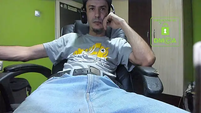 Snapshot of BigCumShoot chatting on November 21, 2025, 4:22 am BigCumShoot online show from November 21, 2025, 4:22 am