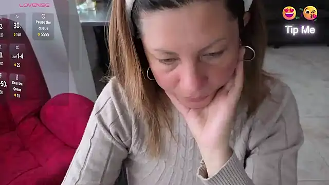 Snapshot of xxsexycutexxx chatting on October 16, 2025, 11:07 am xxsexycutexxx online show from October 16, 2025, 11:07 am