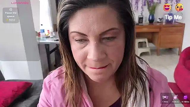 Snapshot of xxsexycutexxx chatting on October 27, 2025, 3:35 pm xxsexycutexxx online show from October 27, 2025, 3:35 pm