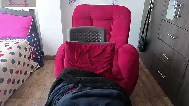 Snapshot of xxsexycutexxx chatting on November 13, 2025, 12:09 pm xxsexycutexxx online show from November 13, 2025, 12:09 pm