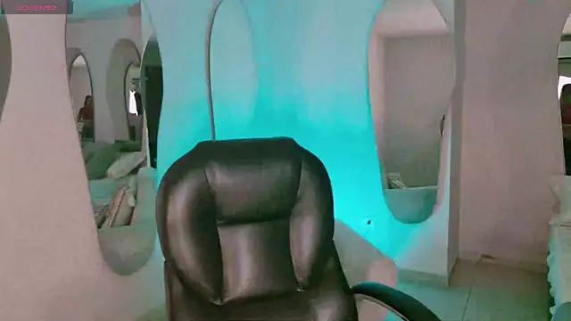 AmaiaHaywood online show from November 7, 2025, 4:39 am