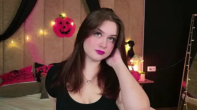 Snapshot of Kendra_Parlow chatting on October 20, 2025, 8:53 pm Kendra Parlow online show from October 20, 2025, 8:53 pm