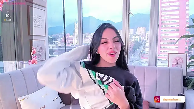 Daphne chers online show from March 14, 2025, 10:05 pm