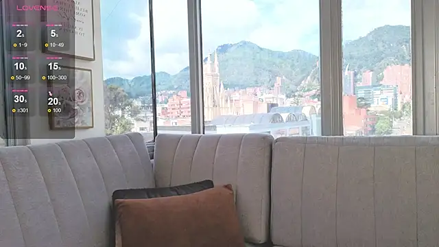 Snapshot of Daphne_chers chatting on May 6, 2026, 7:29 pm Daphne chers online show from May 6, 2026, 7:29 pm