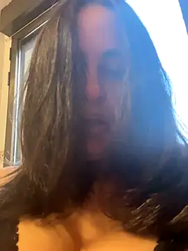 laarti online show from November 16, 2025, 3:50 pm