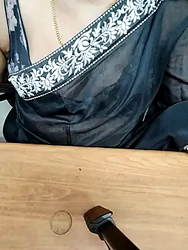 Tamil Radha online show from November 14, 2025, 8:51 am