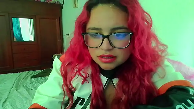 EstefyTabbo online show from July 6, 2026, 8:11 pm