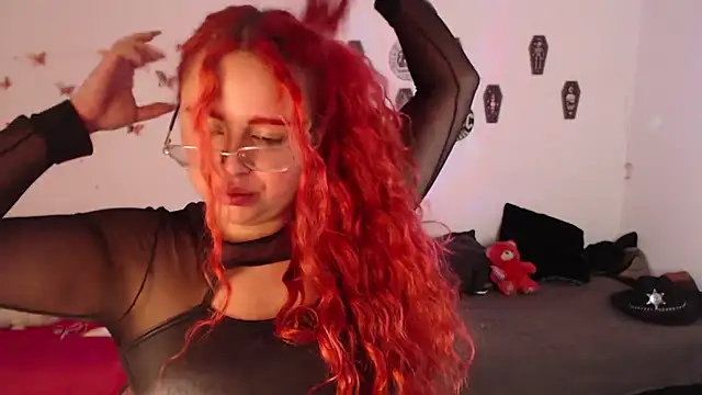 Snapshot of EstefyTabbo chatting on November 22, 2025, 11:09 am EstefyTabbo online show from November 22, 2025, 11:09 am