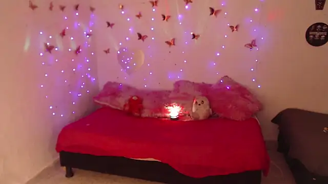 Snapshot of EstefyTabbo chatting on November 13, 2025, 9:40 pm EstefyTabbo online show from November 13, 2025, 9:40 pm