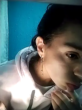 Ariell Kieran online show from September 22, 2025, 7:36 am