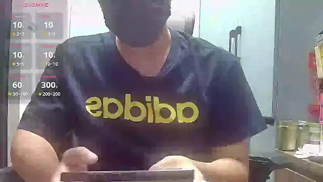 Snapshot of beartopslave chatting on October 17, 2025, 5:00 am beartopslave online show from October 17, 2025, 5:00 am