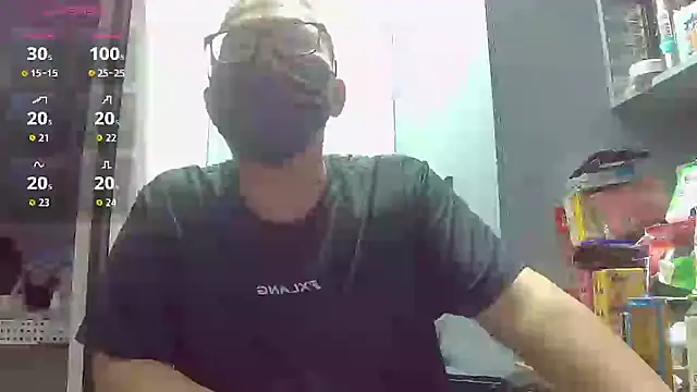 Snapshot of beartopslave chatting on October 13, 2025, 6:04 am beartopslave online show from October 13, 2025, 6:04 am