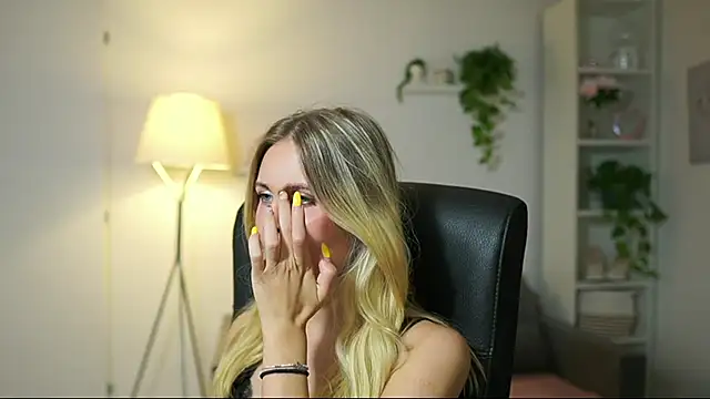 catecrago  online show from September 9, 2025, 7:51 am