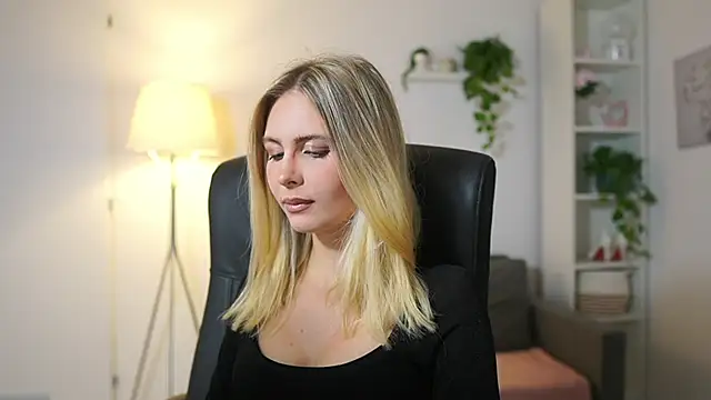 catecrago  online show from November 5, 2025, 9:01 am