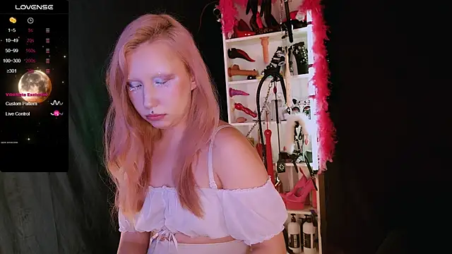 Snapshot of Bibi_Iva chatting on November 28, 2025, 5:29 am Bibi Iva online show from November 28, 2025, 5:29 am