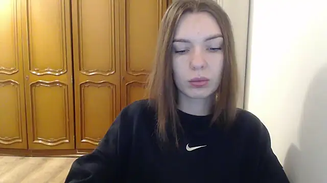 Snapshot of aurora_lust chatting on December 2, 2025, 6:37 am aurora lust online show from December 2, 2025, 6:37 am