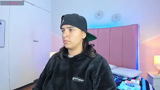 Liiam smith  online show from January 11, 2026, 1:07 pm