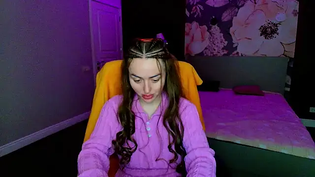 Snapshot of MissisCaty chatting on April 16, 2026, 7:36 pm MissisCaty online show from April 16, 2026, 7:36 pm