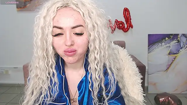 Snapshot of MissisCaty chatting on February 16, 2025, 4:09 am MissisCaty online show from February 16, 2025, 4:09 am