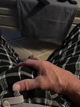 Avignon1963 online show from April 15, 2026, 3:23 am