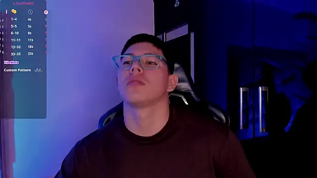 JamesCr  online show from September 19, 2025, 12:20 pm