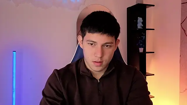 Snapshot of JamesCr_ chatting on May 25, 2026, 12:15 pm JamesCr online show from May 25, 2026, 12:15 pm