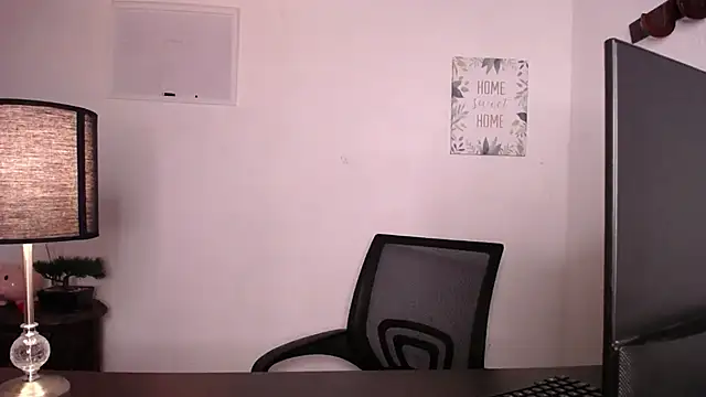 JamesCr  online show from October 4, 2025, 3:30 am