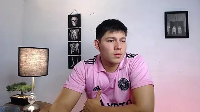 JamesCr  online show from November 12, 2025, 12:37 am