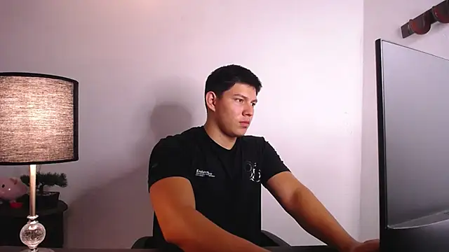 JamesCr  online show from October 3, 2025, 3:09 am