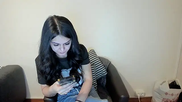 NicoleKatee online show from February 3, 2026, 1:49 pm