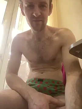 Snapshot of LynnAhNight chatting on April 4, 2026, 5:03 am LynnAhNight online show from April 4, 2026, 5:03 am