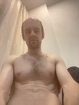 LynnAhNight online show from October 25, 2025, 3:06 am