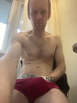 Snapshot of LynnAhNight chatting on April 14, 2026, 3:11 am LynnAhNight online show from April 14, 2026, 3:11 am