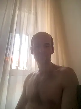 LynnAhNight online show from October 4, 2025, 4:03 am